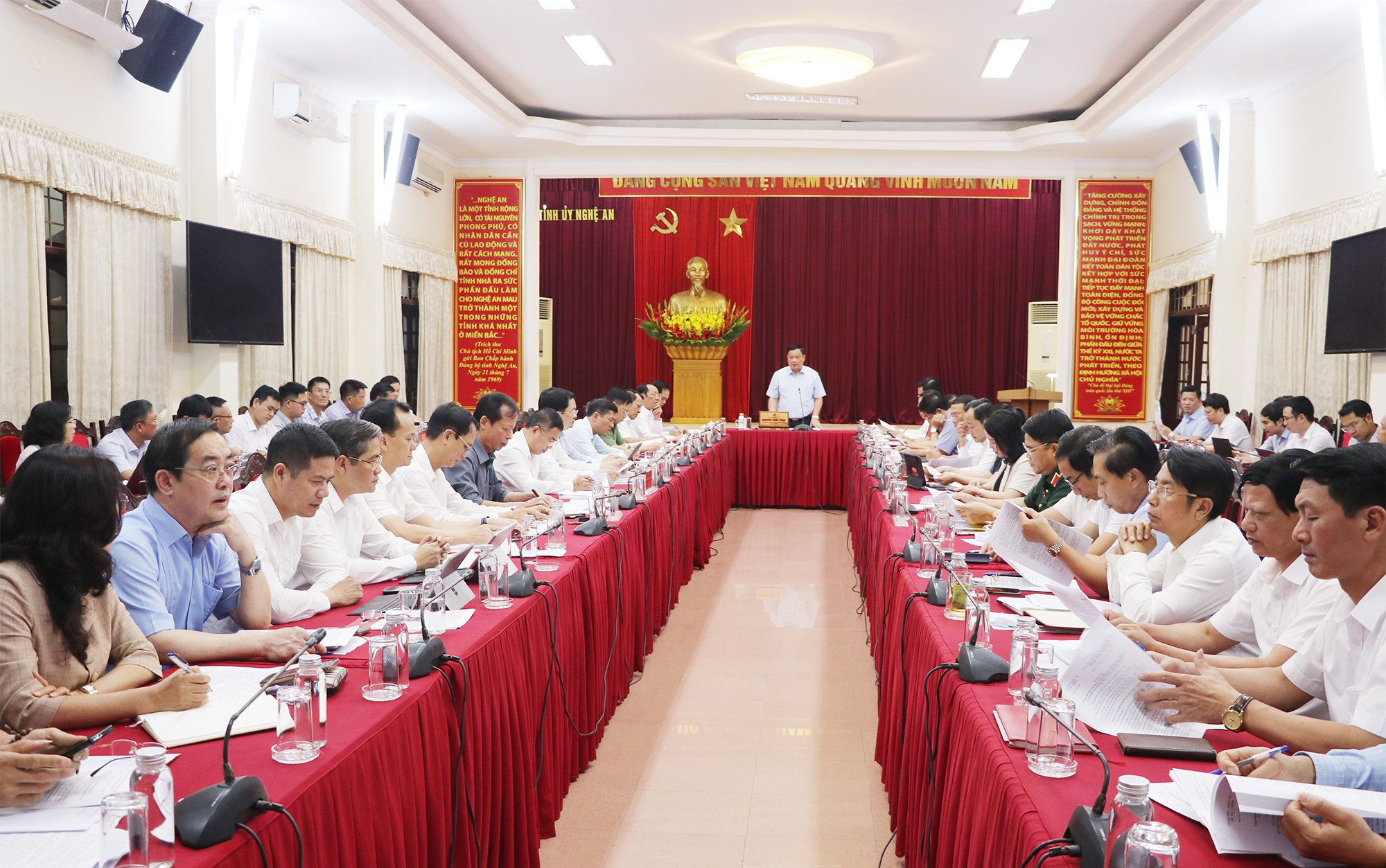Anh-tin-bai